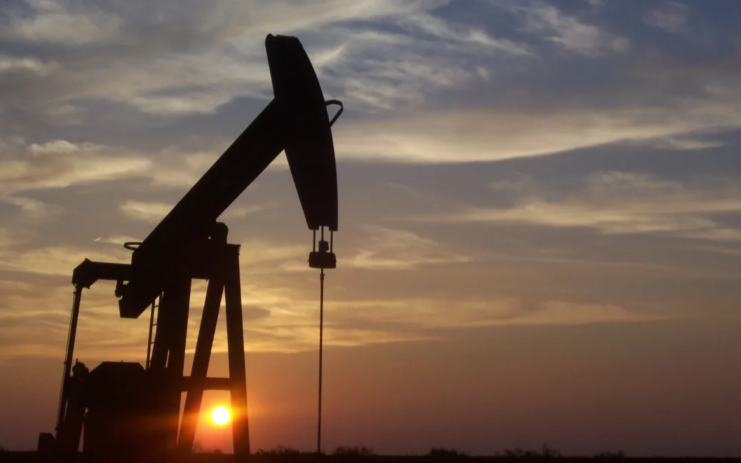 Oil Shock, Tariffs, and the Fed: Markets Caught in a Three-Way Squeeze